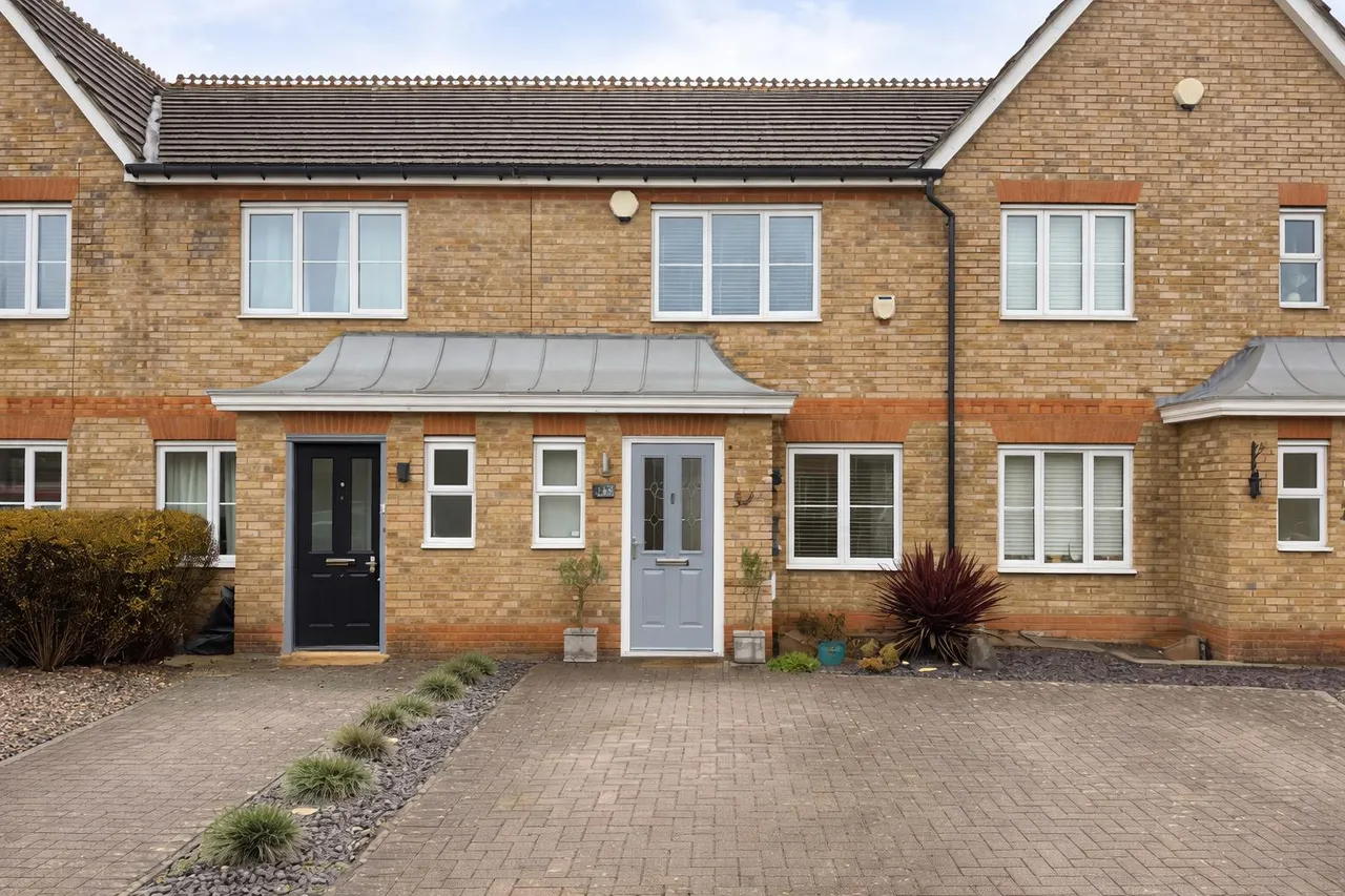 2 bed house for sale, The Beacons, Stevenage, SG1