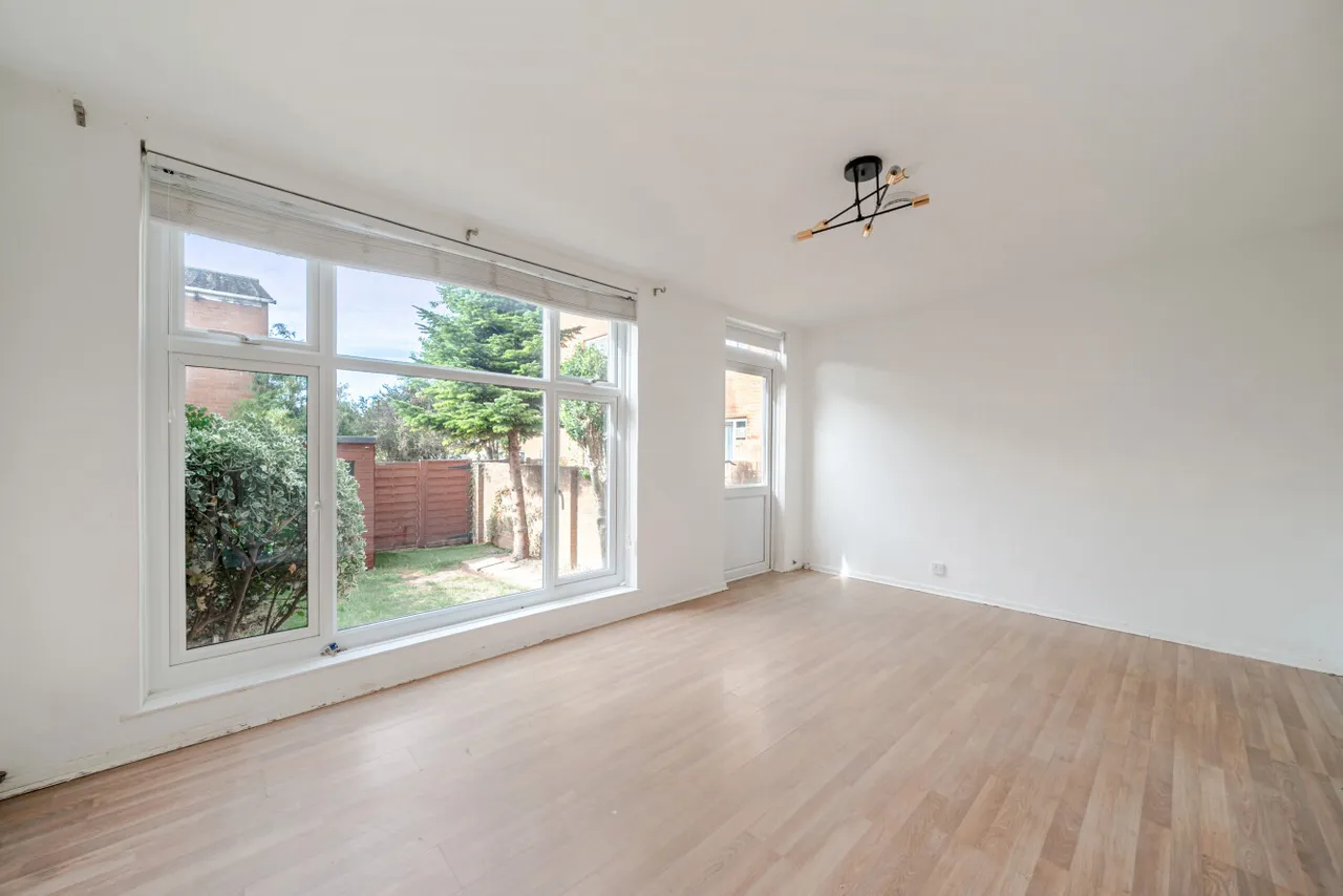 Kingham Close, London, SW18, photo 11