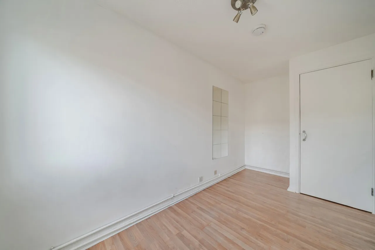 Kingham Close, London, SW18, photo 6