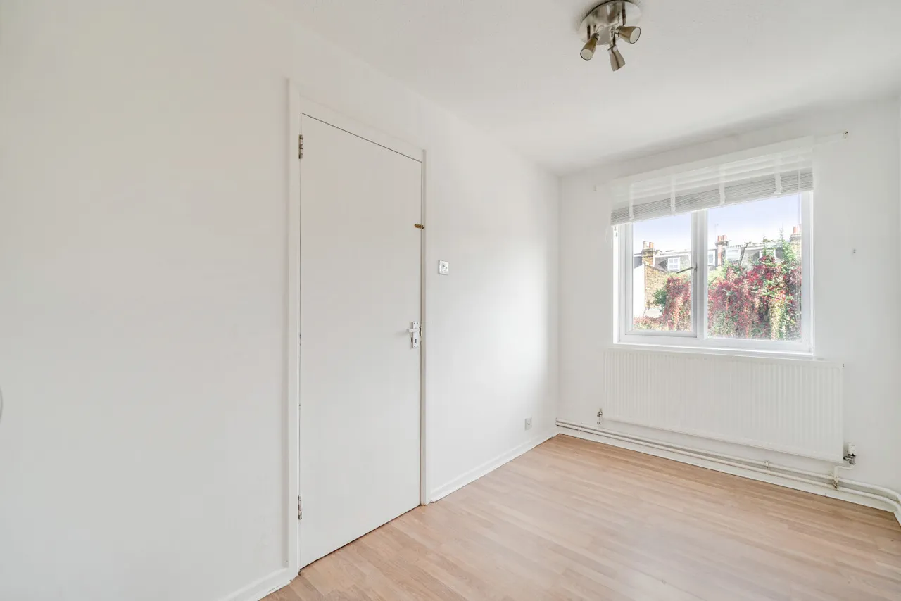 Kingham Close, London, SW18, photo 8