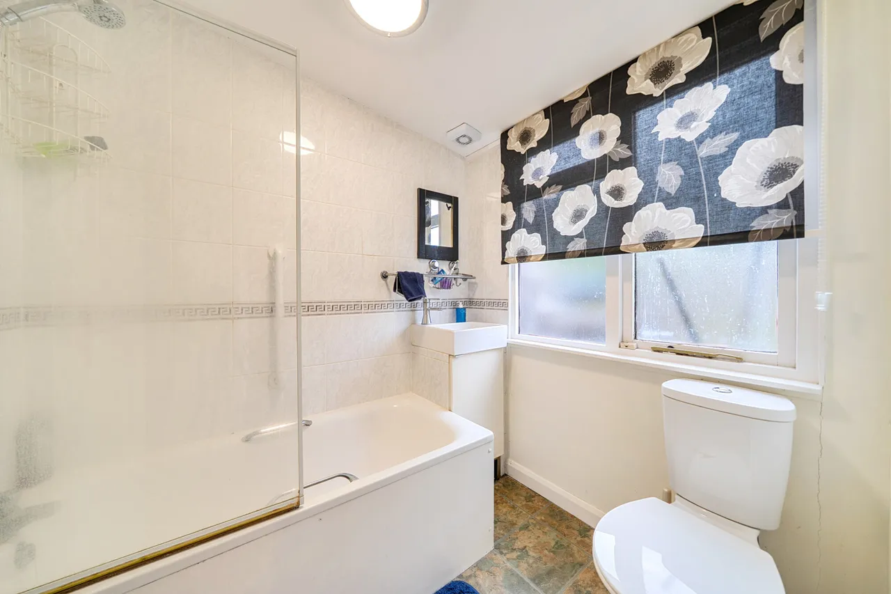 Field End Road, Ruislip, HA4, photo 14