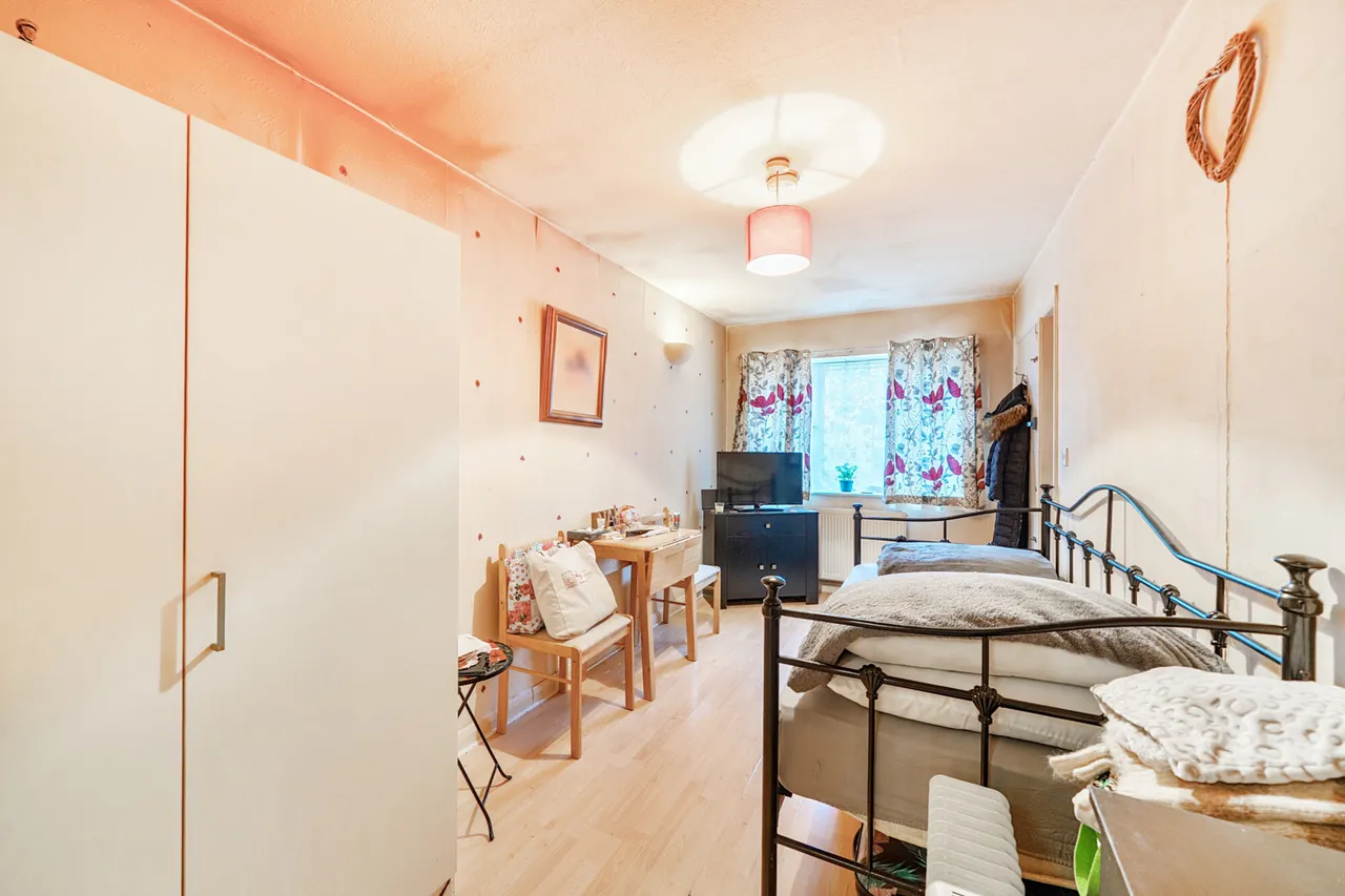 Field End Road, Ruislip, HA4, photo 16