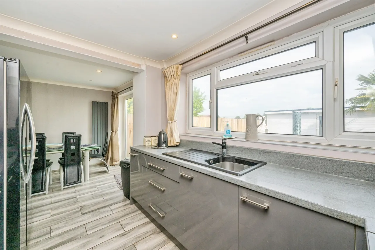 Leslie Close, Littleover, DE23, photo 6
