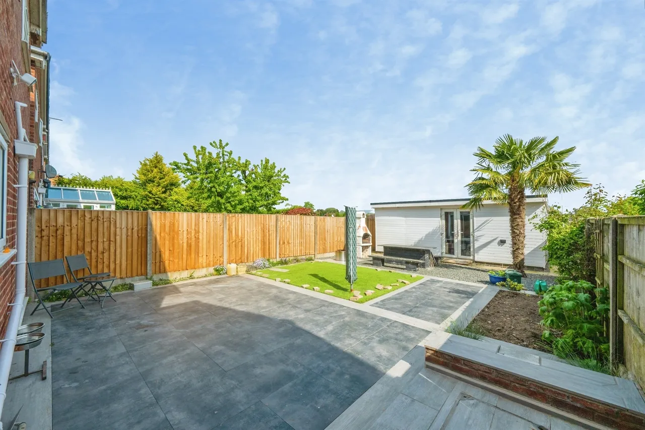 Leslie Close, Littleover, DE23, photo 15
