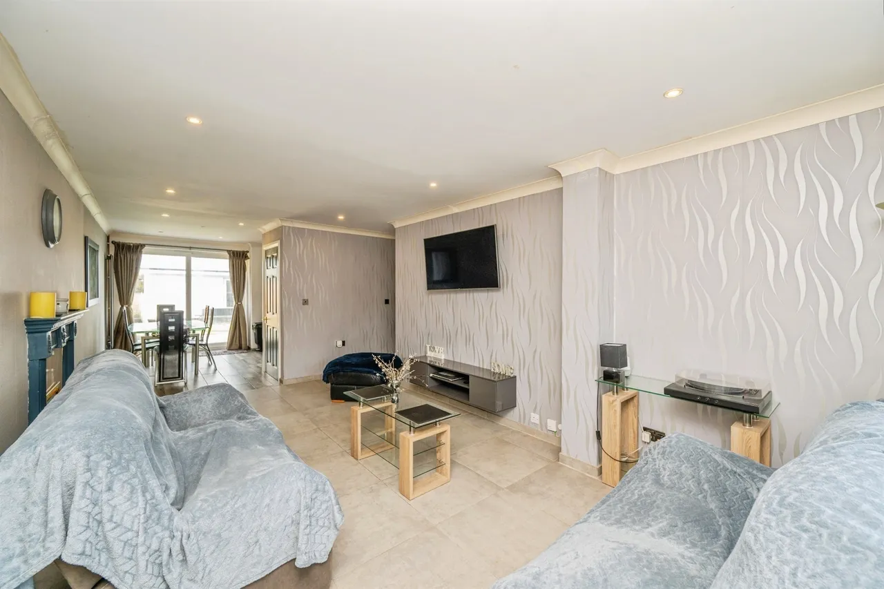 Leslie Close, Littleover, DE23, photo 4