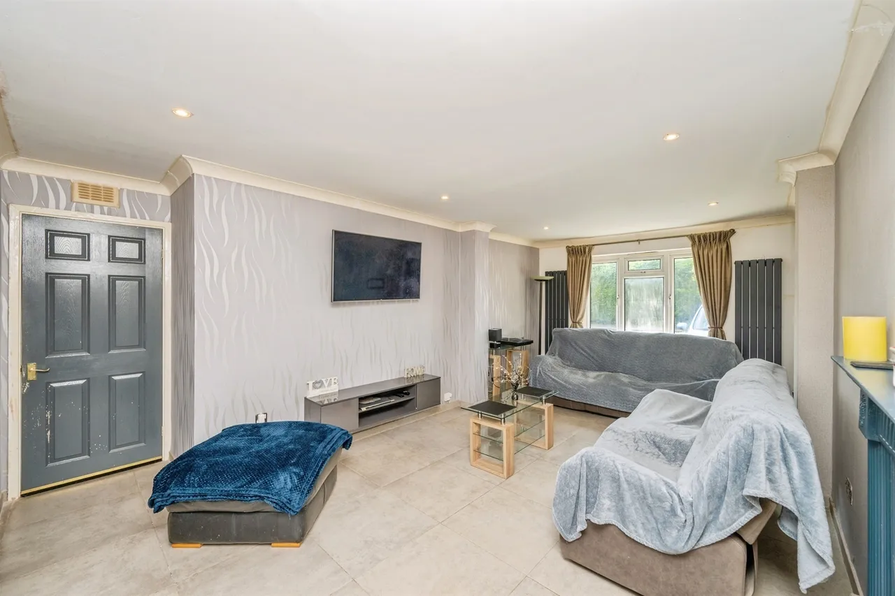 Leslie Close, Littleover, DE23, photo 3
