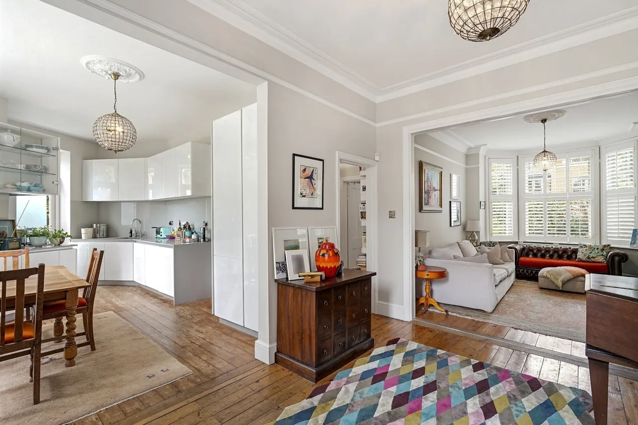 2 bed flat for sale, St. Quintin Avenue, London, W10