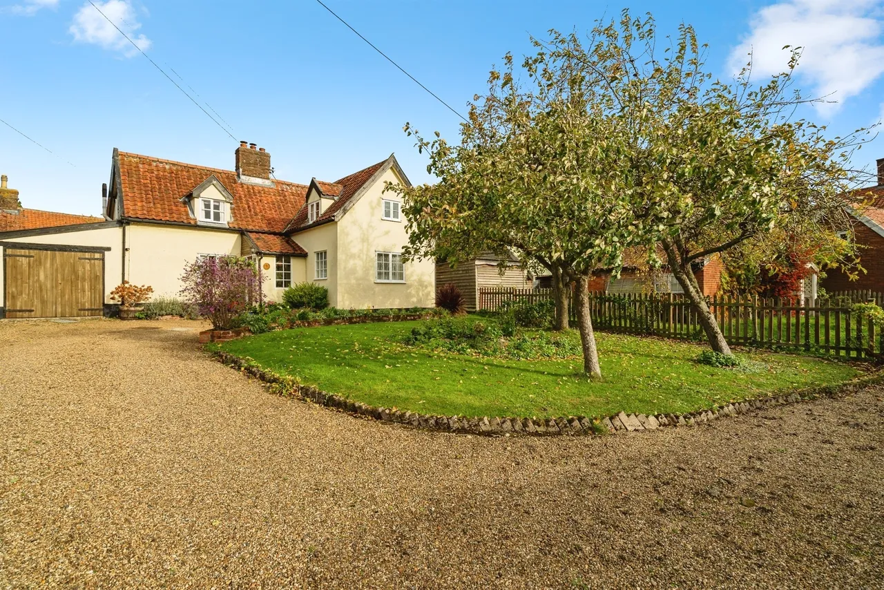 5 bed house for sale, Common Road, Shelfanger, IP22