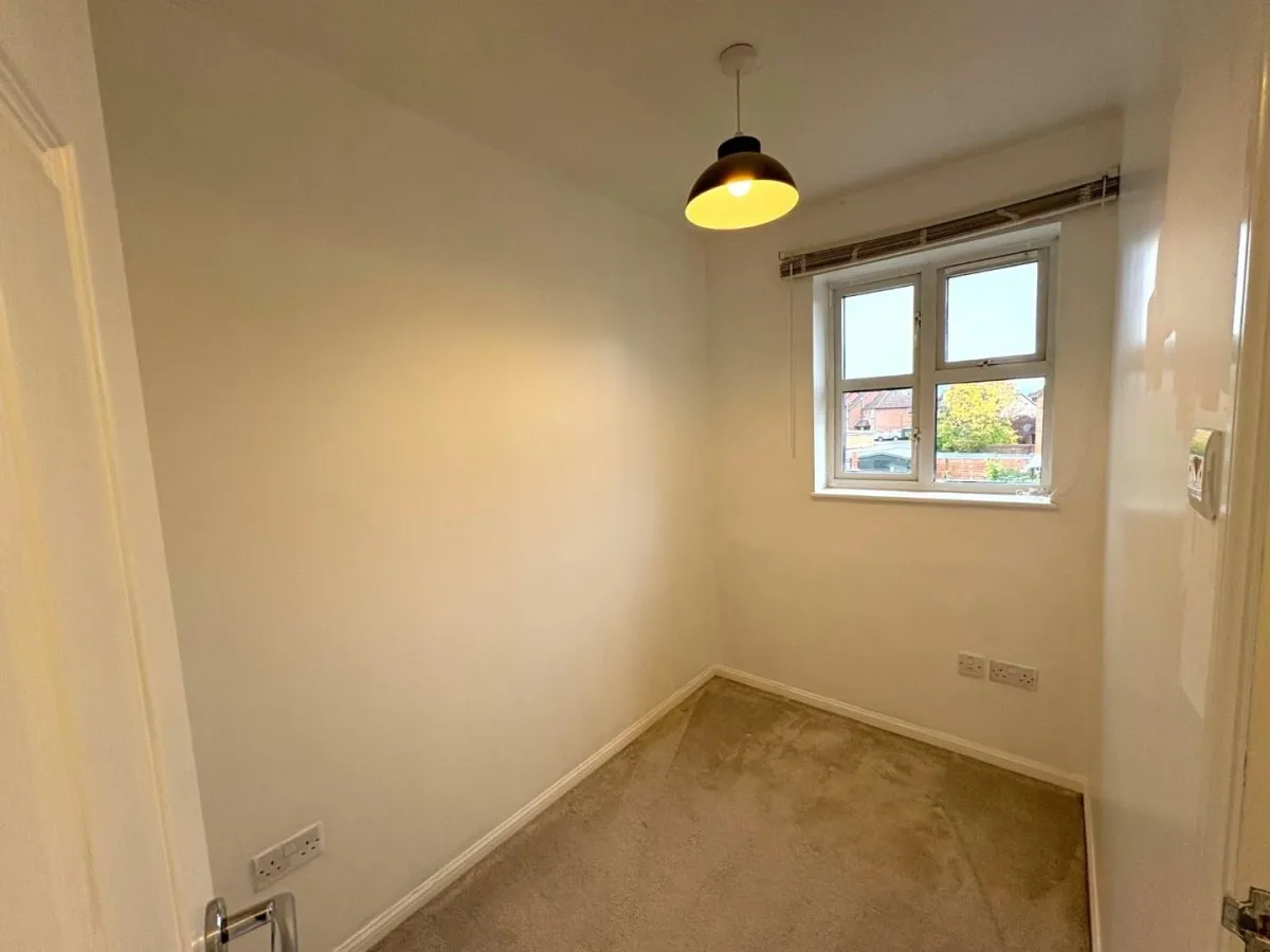 Katherine Close, Churchdown, GL3, photo 5