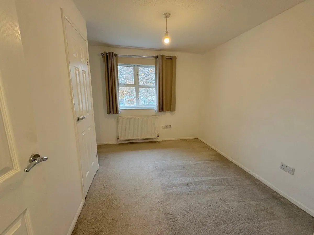 Katherine Close, Churchdown, GL3, photo 4