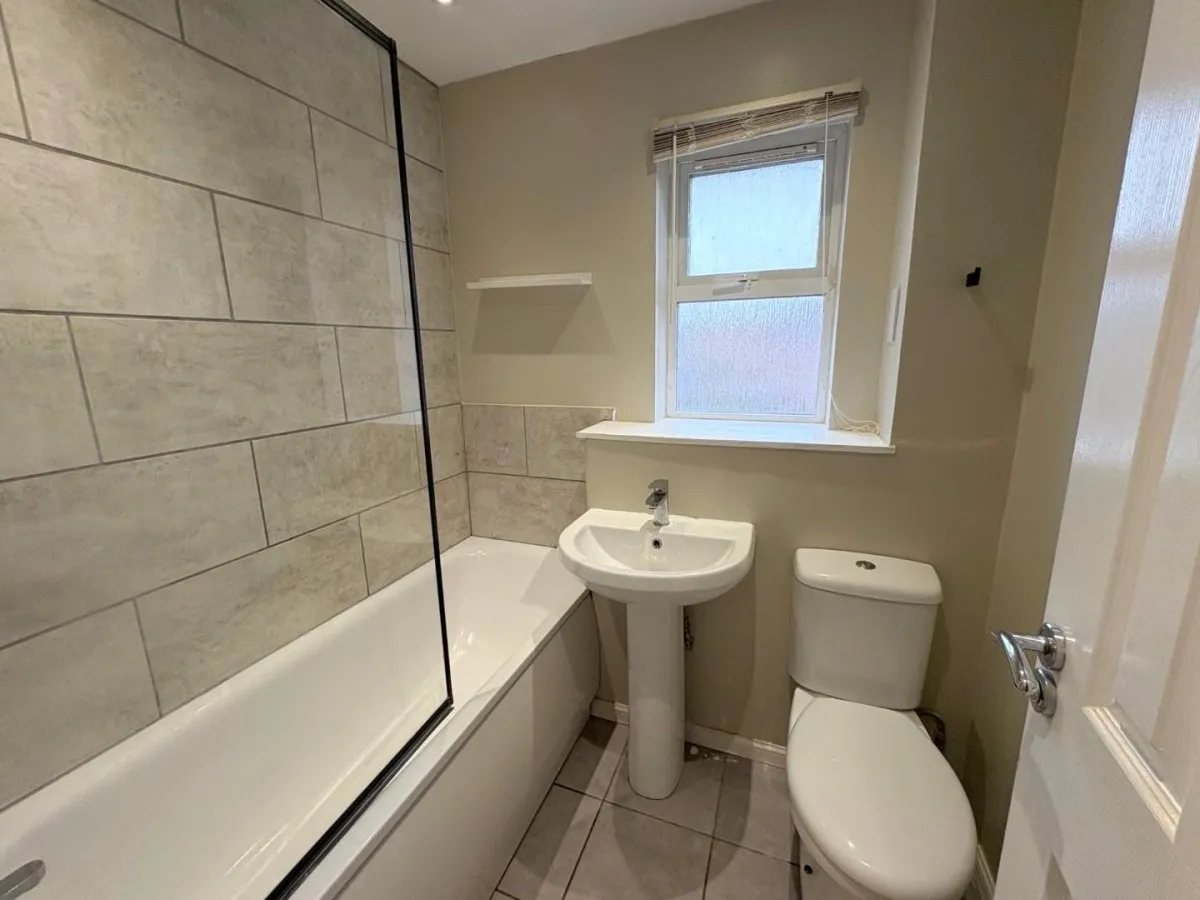 Katherine Close, Churchdown, GL3, photo 6