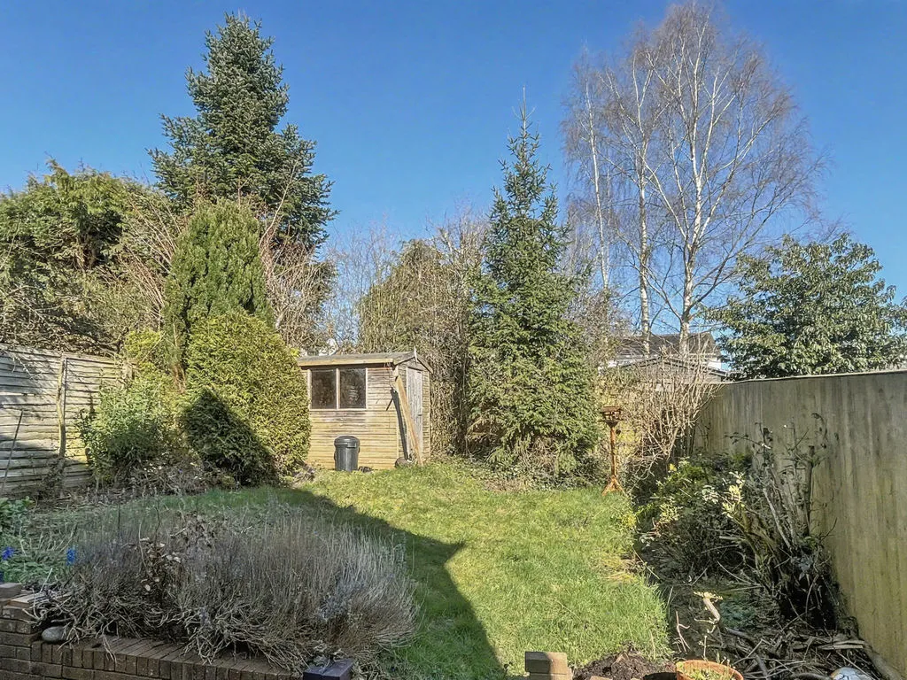Sunnybank, Widmer End HP15 6PA, photo 12