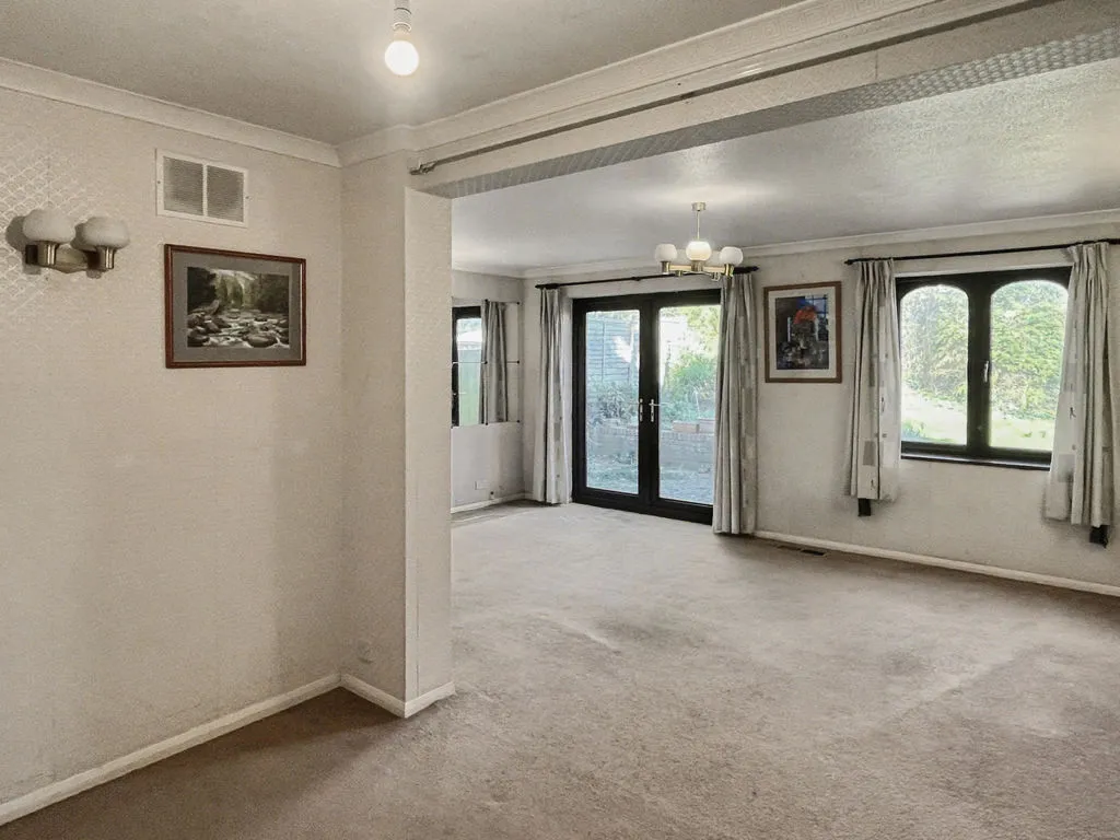 Sunnybank, Widmer End HP15 6PA, photo 4