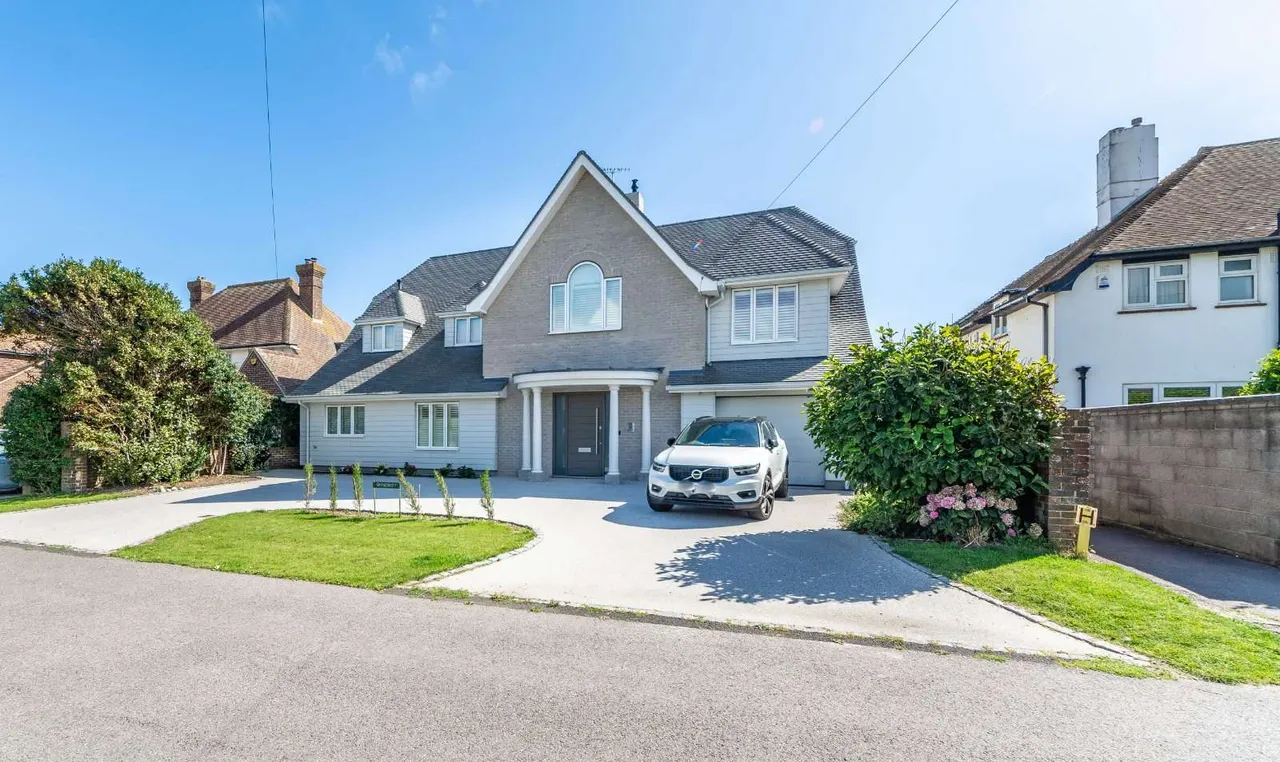 6 bed house for sale — Sea Drive, Felpham, West Sussex, PO22 7NE