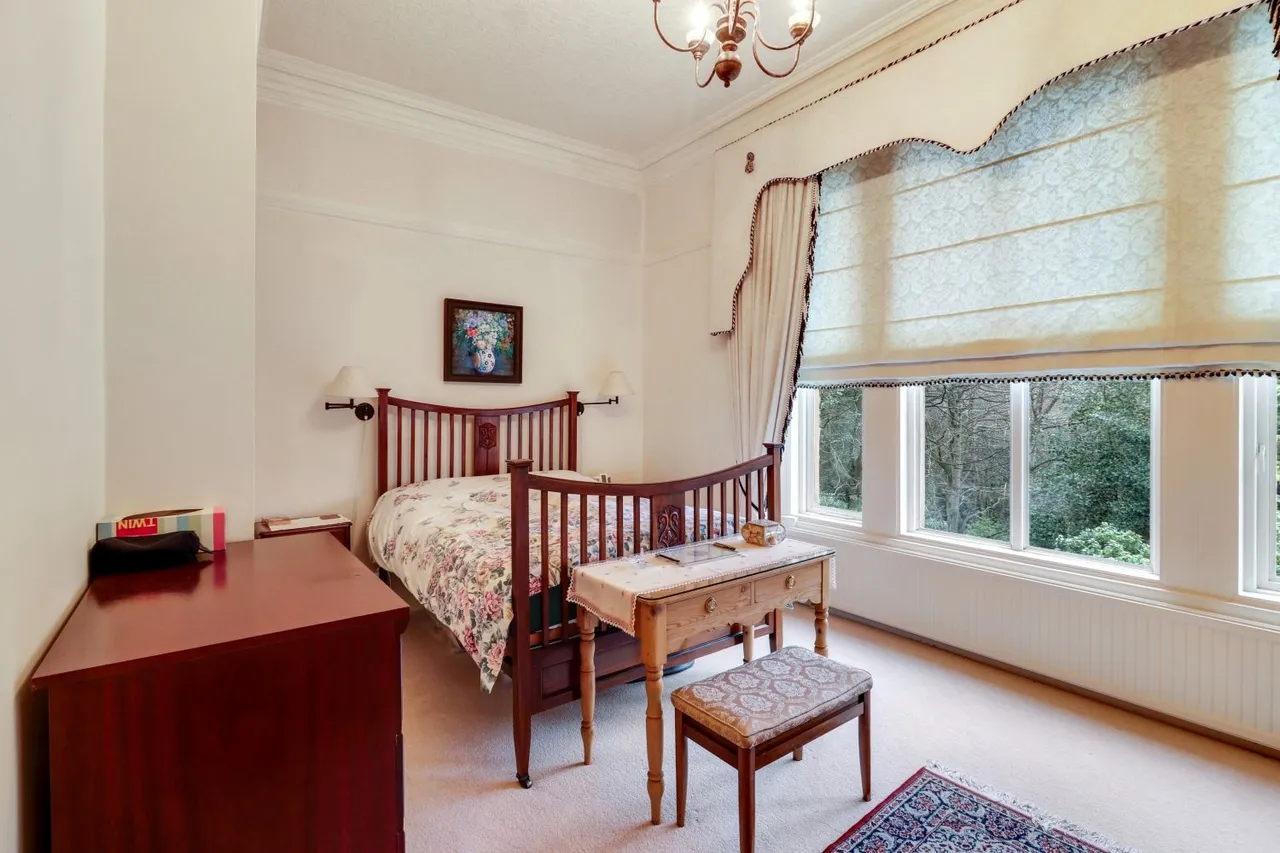 Halifax Road, Huddersfield, HD3, photo 6