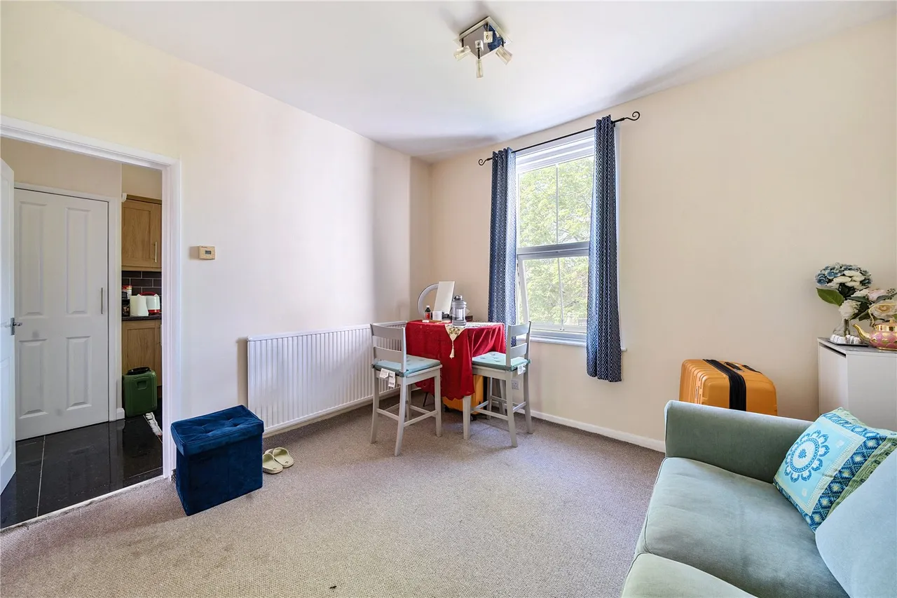31 Ashley Road, Epsom, Surrey, KT18 5BD, photo 3