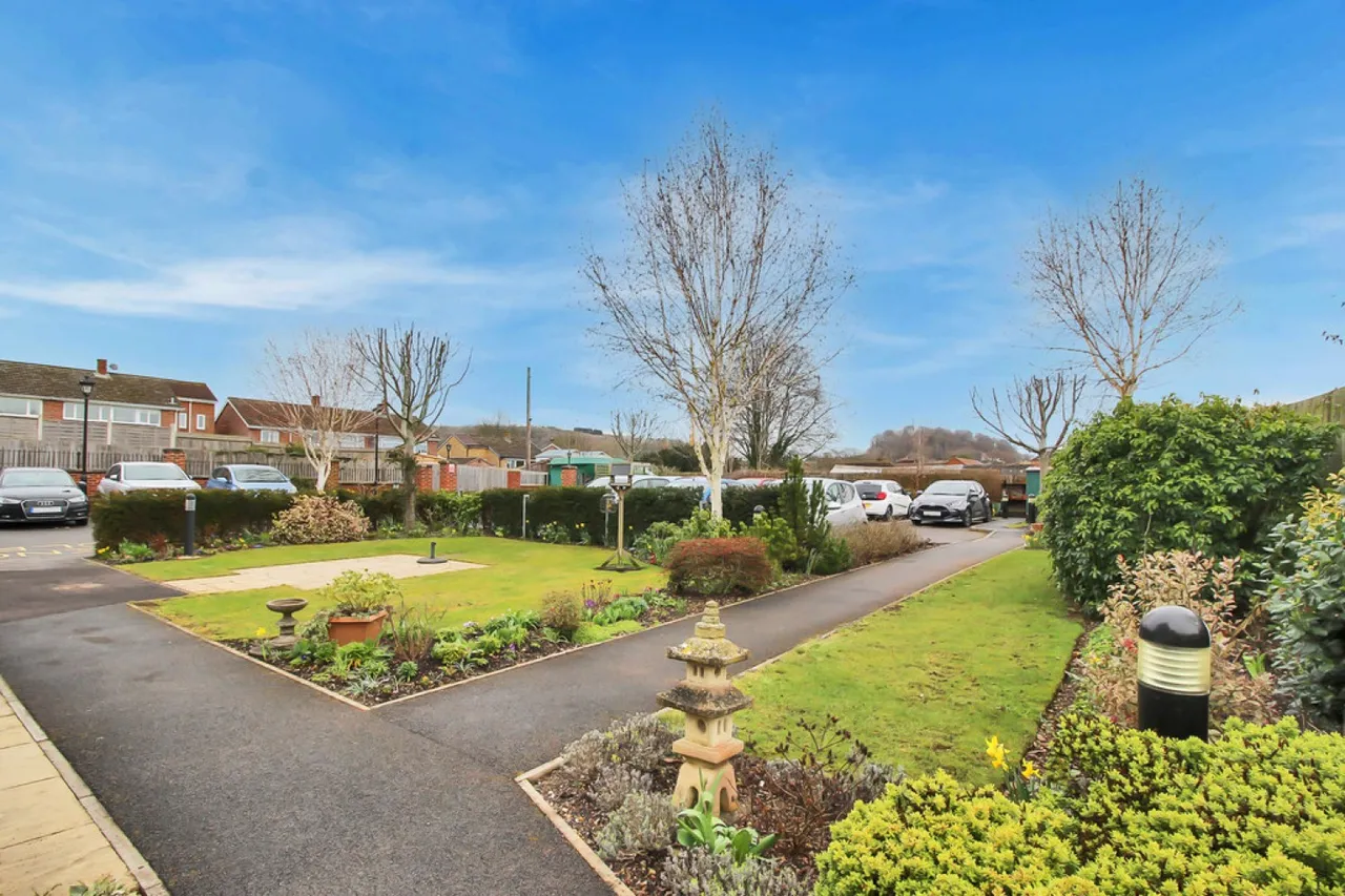 George Street, Warminster, photo 9