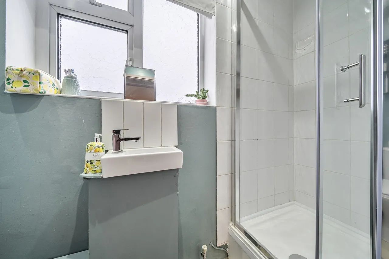 Brampton Road, DA7, photo 19