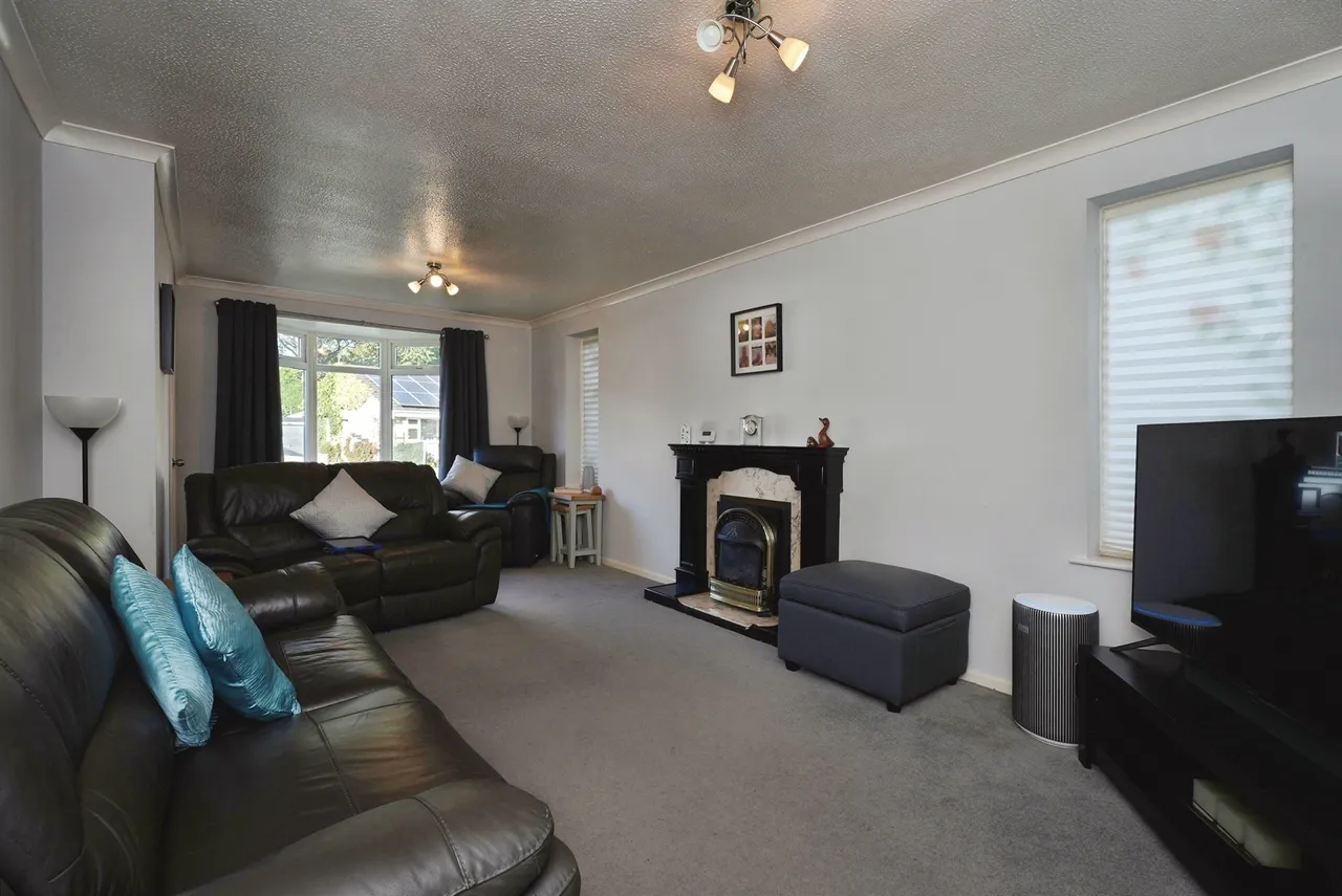 Thorndene Way, Bradford, BD4, photo 2