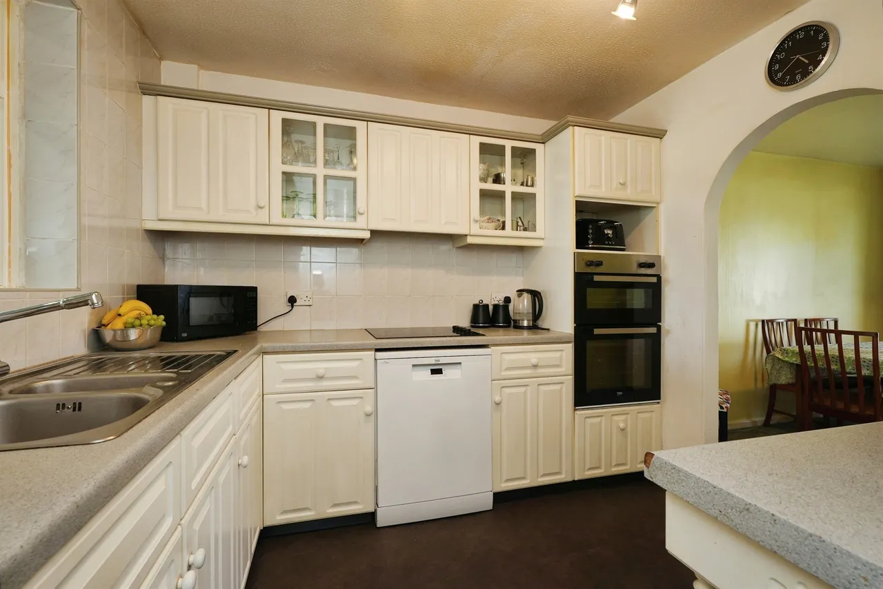 Thorndene Way, Bradford, BD4, photo 4