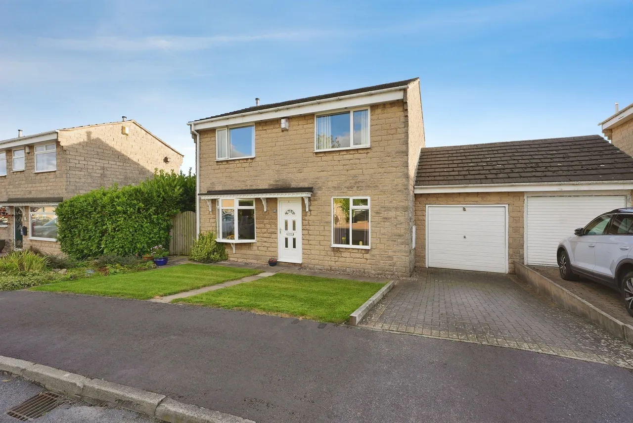 4 bed house for sale, Thorndene Way, Bradford, BD4