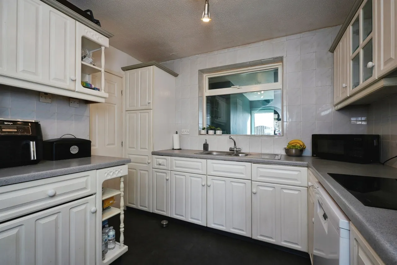 Thorndene Way, Bradford, BD4, photo 5