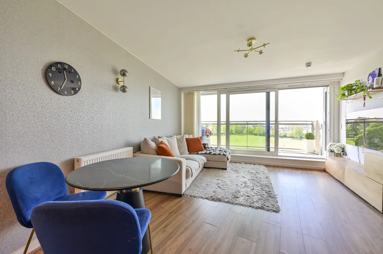19 Argento Tower, Mapleton Road, London, photo 3