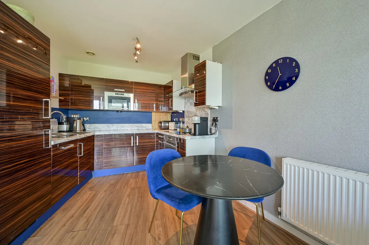 19 Argento Tower, Mapleton Road, London, photo 2