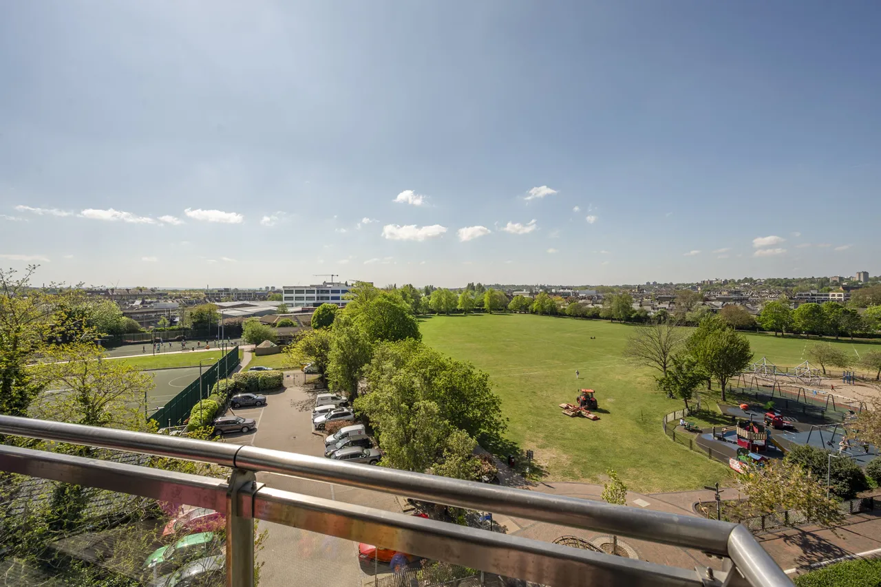 19 Argento Tower, Mapleton Road, London, photo 12