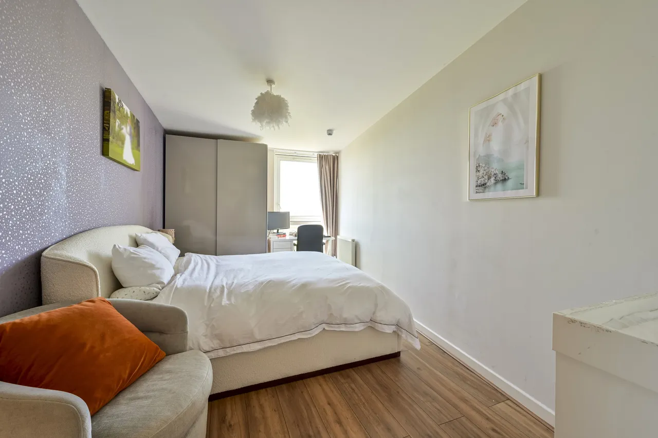 19 Argento Tower, Mapleton Road, London, photo 10