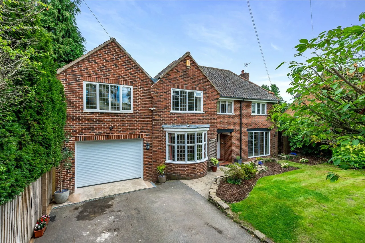 Chevet Lane, Wakefield, WF2, photo 26