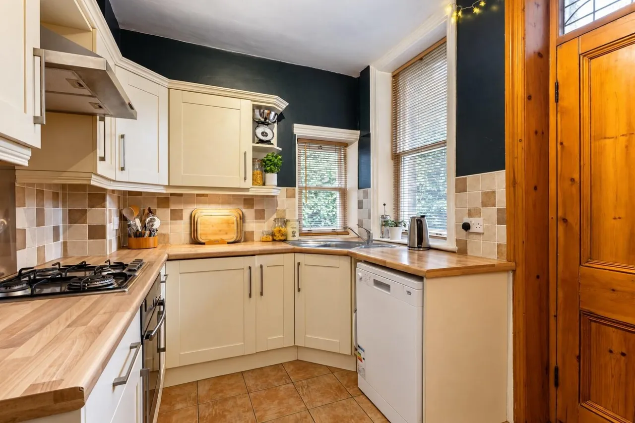 Rufford Avenue, Yeadon, LS19, photo 5