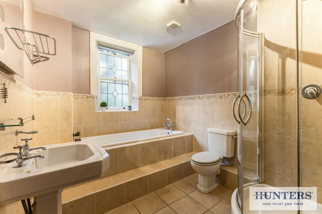 Rufford Avenue, Yeadon, LS19, photo 13