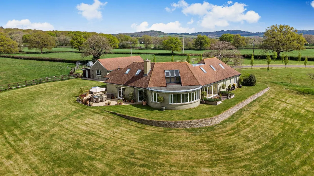4 bed house for sale, East Knoyle, Salisbury, SP3