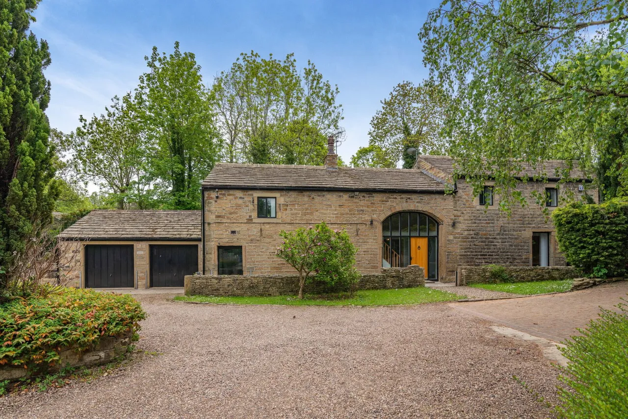 5 bed house for sale, Woodsome Road, Fenay Bridge, HD8