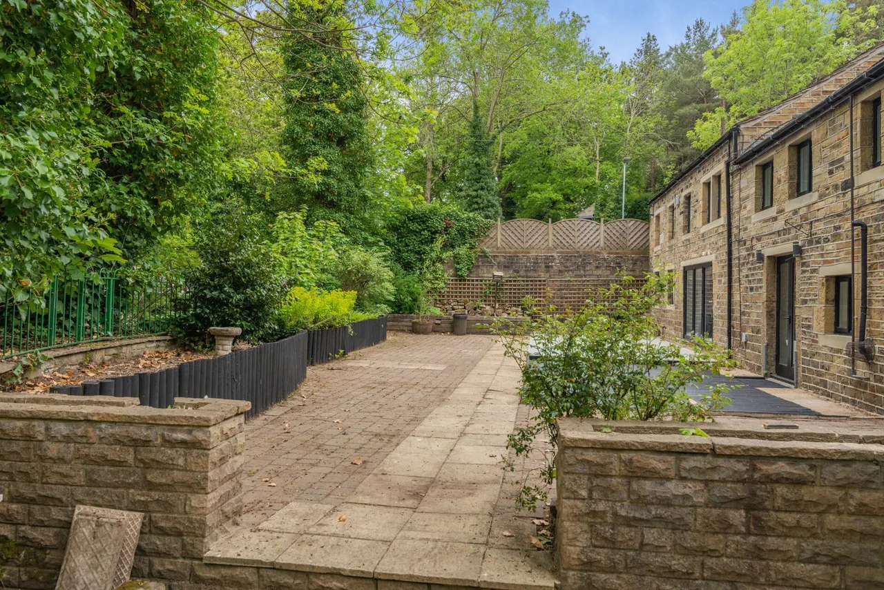 Woodsome Road, Fenay Bridge, HD8, photo 26