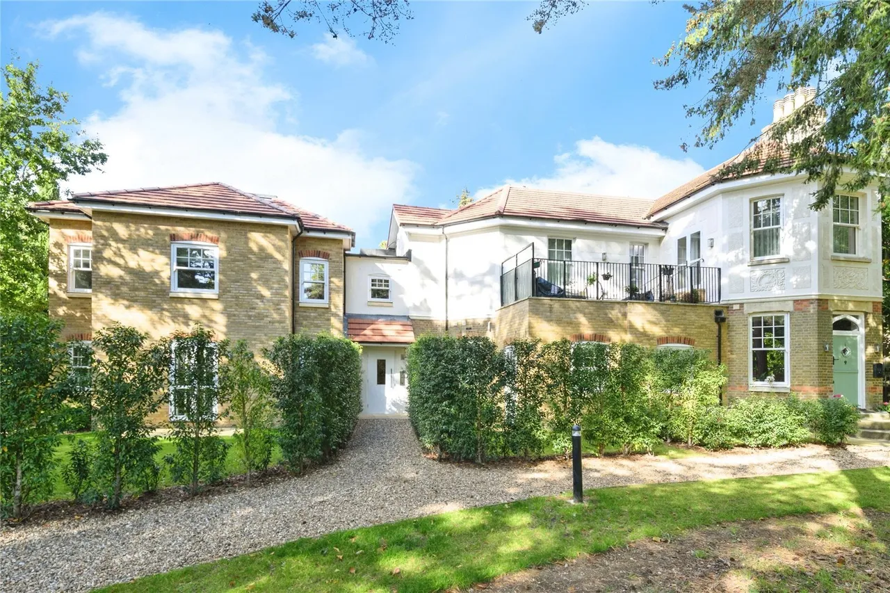 2 bed flat for sale — Firs Road, Kenley, CR8