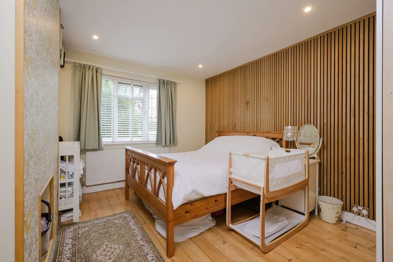 Kingston Road, London, SW19, photo 2