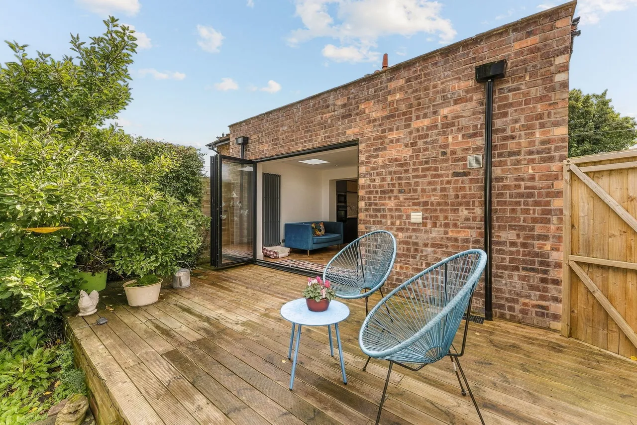 Alderley Road, Prestbury, photo 24