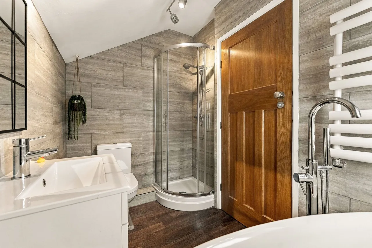 Alderley Road, Prestbury, photo 23