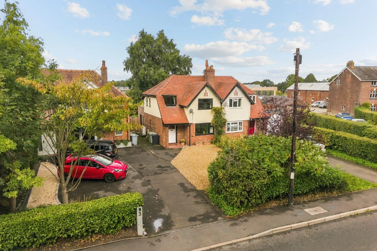 Alderley Road, Prestbury, photo 28