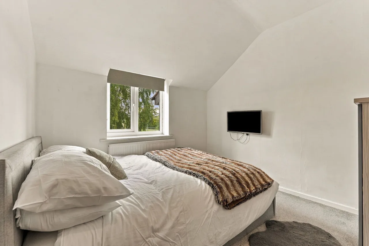 Alderley Road, Prestbury, photo 19