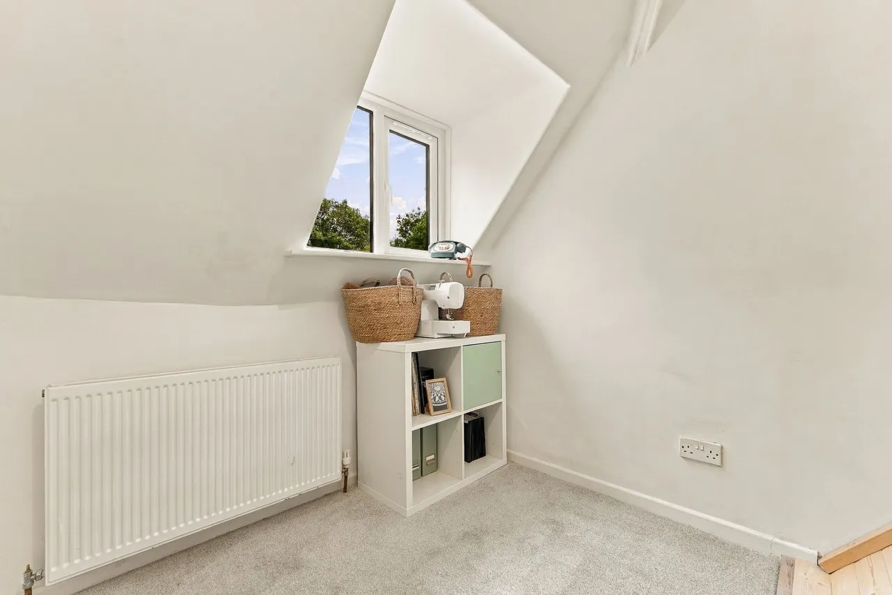 Alderley Road, Prestbury, photo 21