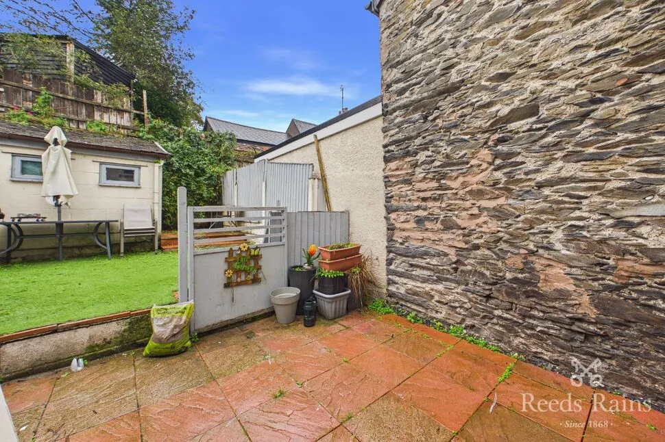 Swan Square, Llanfairtalhaiarn, LL22, photo 8