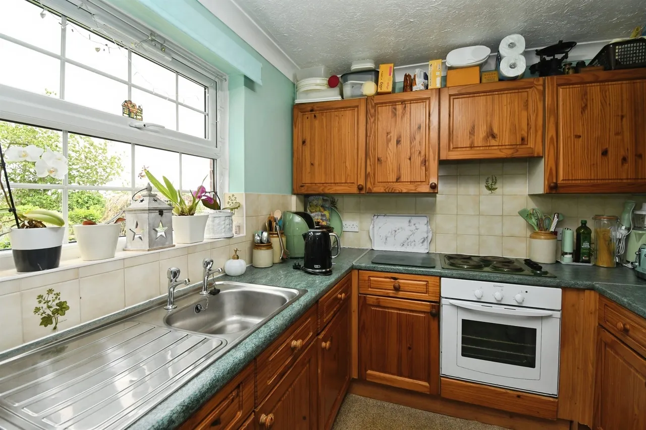 College Close, Wainfleet, Skegness, photo 3