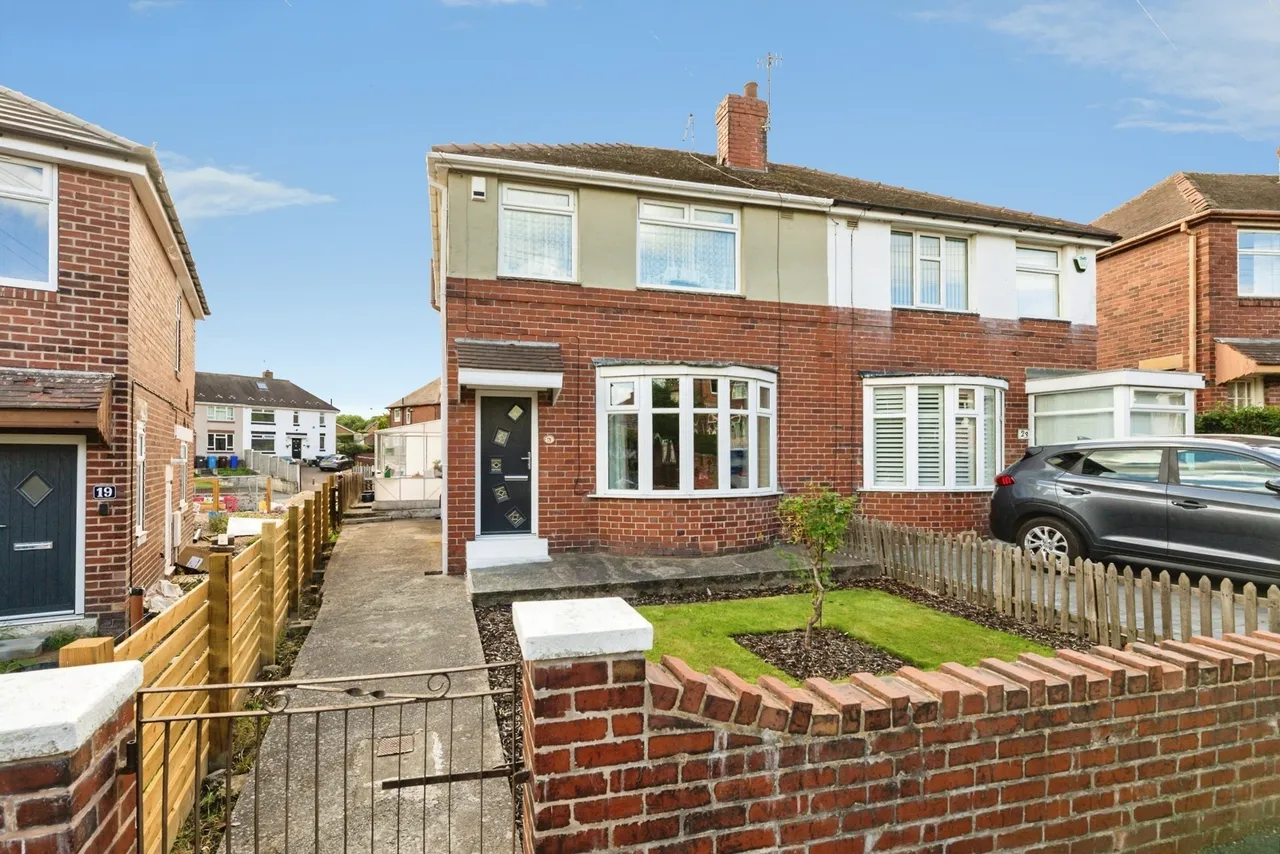 3 bed house for sale — Martin Crescent, Sheffield, S5