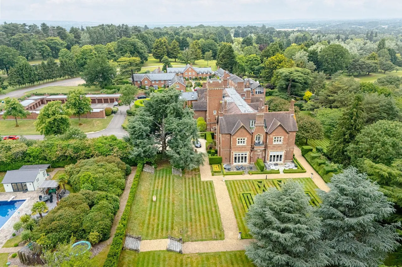 Bedwell Hall, Essendon, AL9, photo 32
