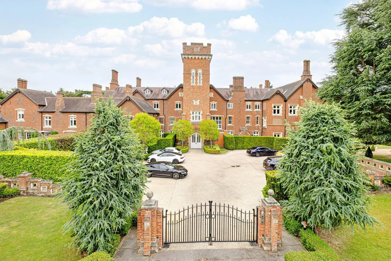 Bedwell Hall, Essendon, AL9, photo 33