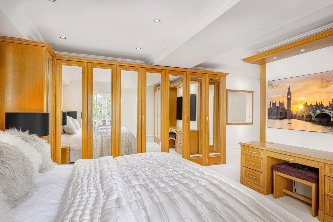 Bedwell Hall, Essendon, AL9, photo 19