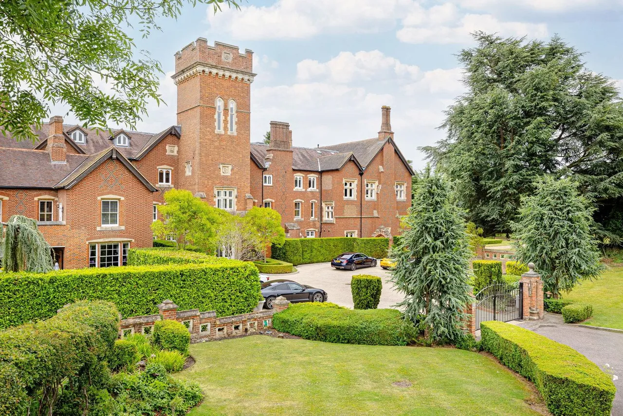Bedwell Hall, Essendon, AL9, photo 35